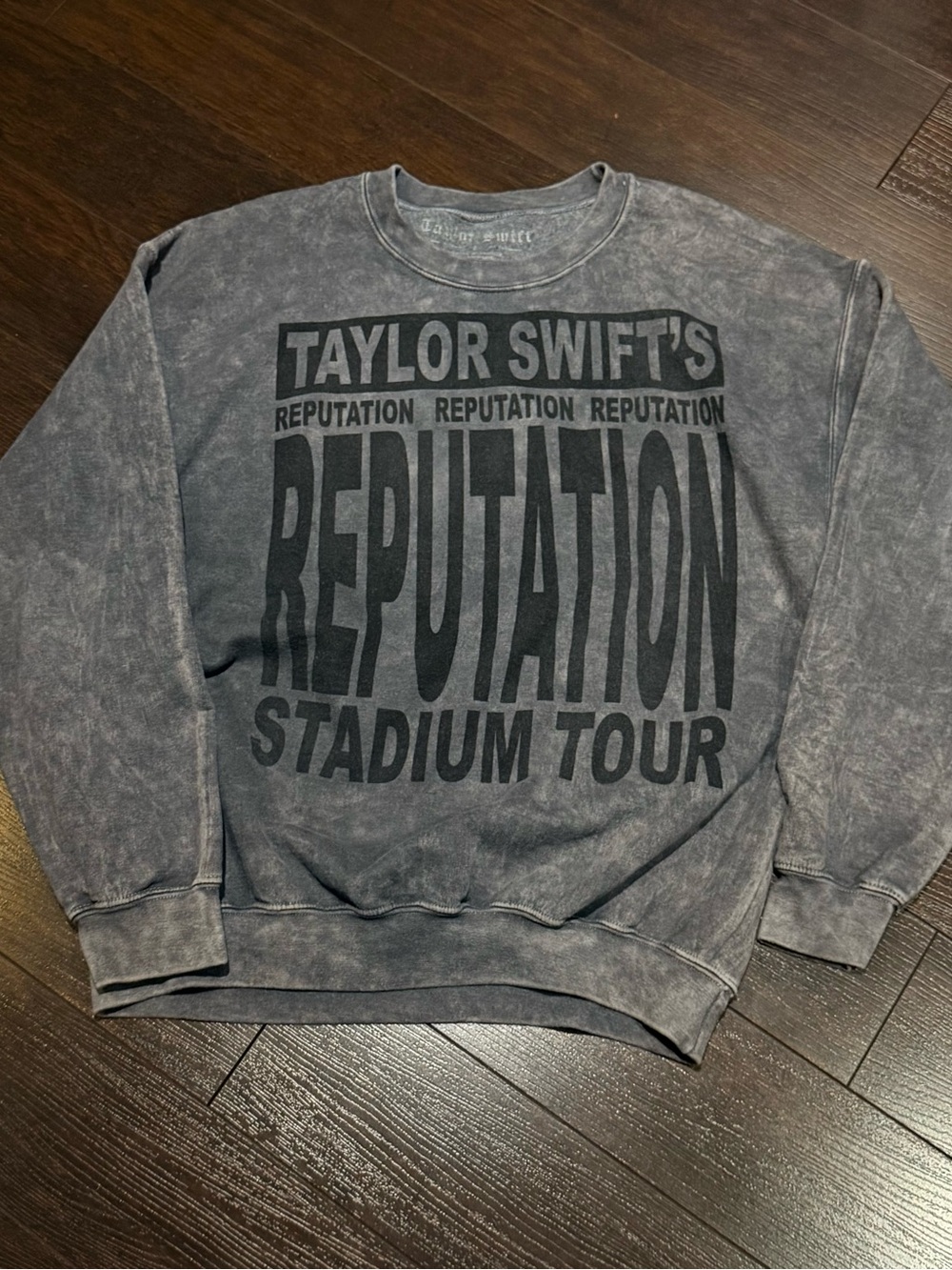 Taylor Swift Reputation Stadium Tour Crewneck Sweatshirt Concert Stonewash Large